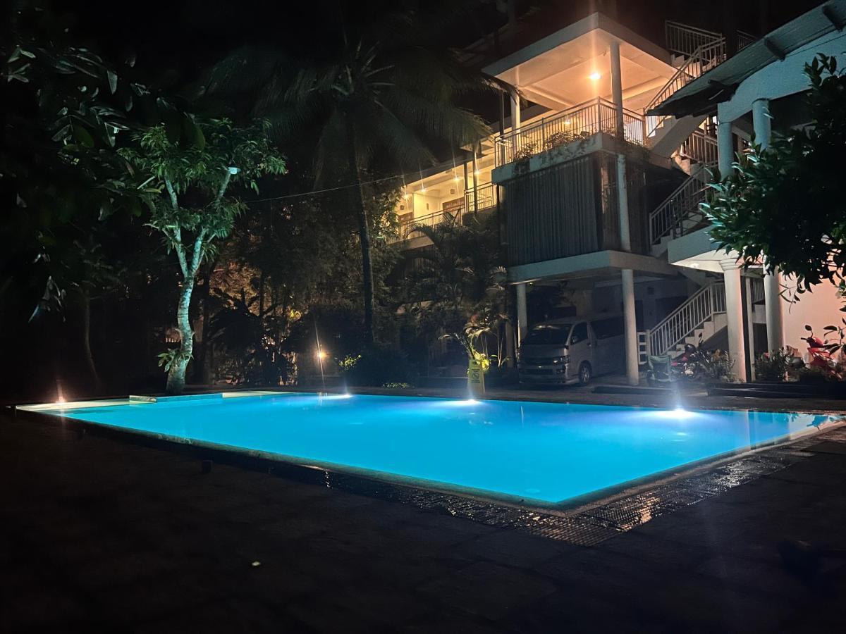 French Garden Kandy Bagian luar foto