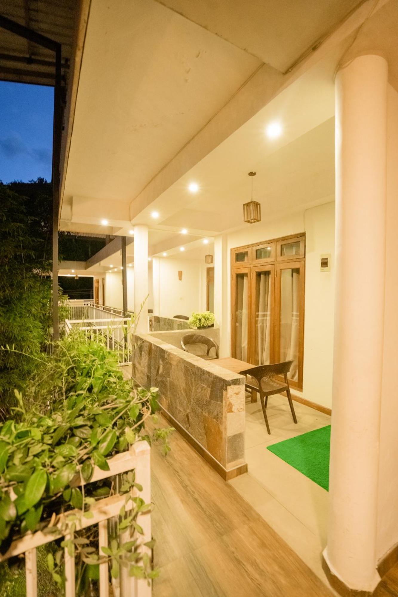 French Garden Kandy Bagian luar foto