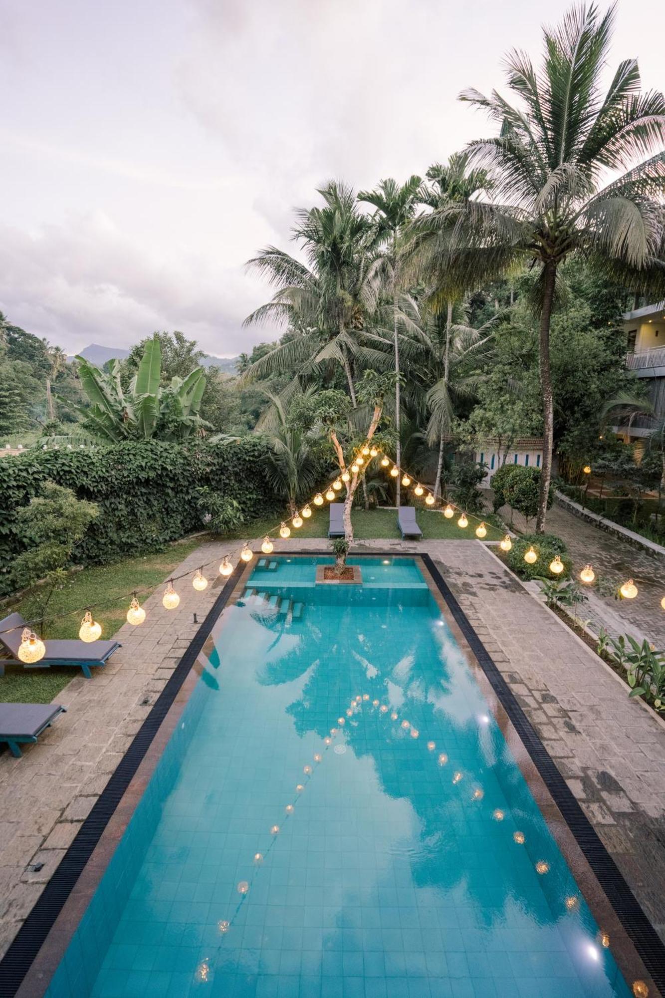 French Garden Kandy Bagian luar foto